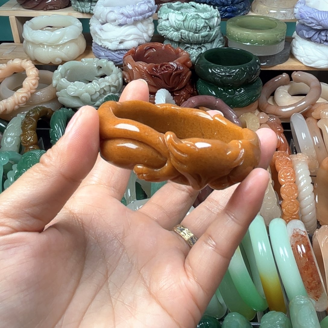 石英质玉未镶嵌手镯