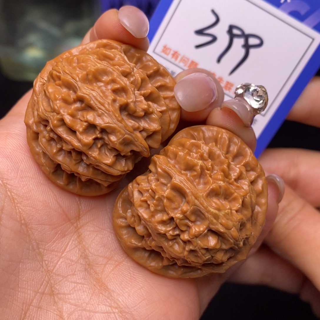 文玩核桃把件40宫灯399