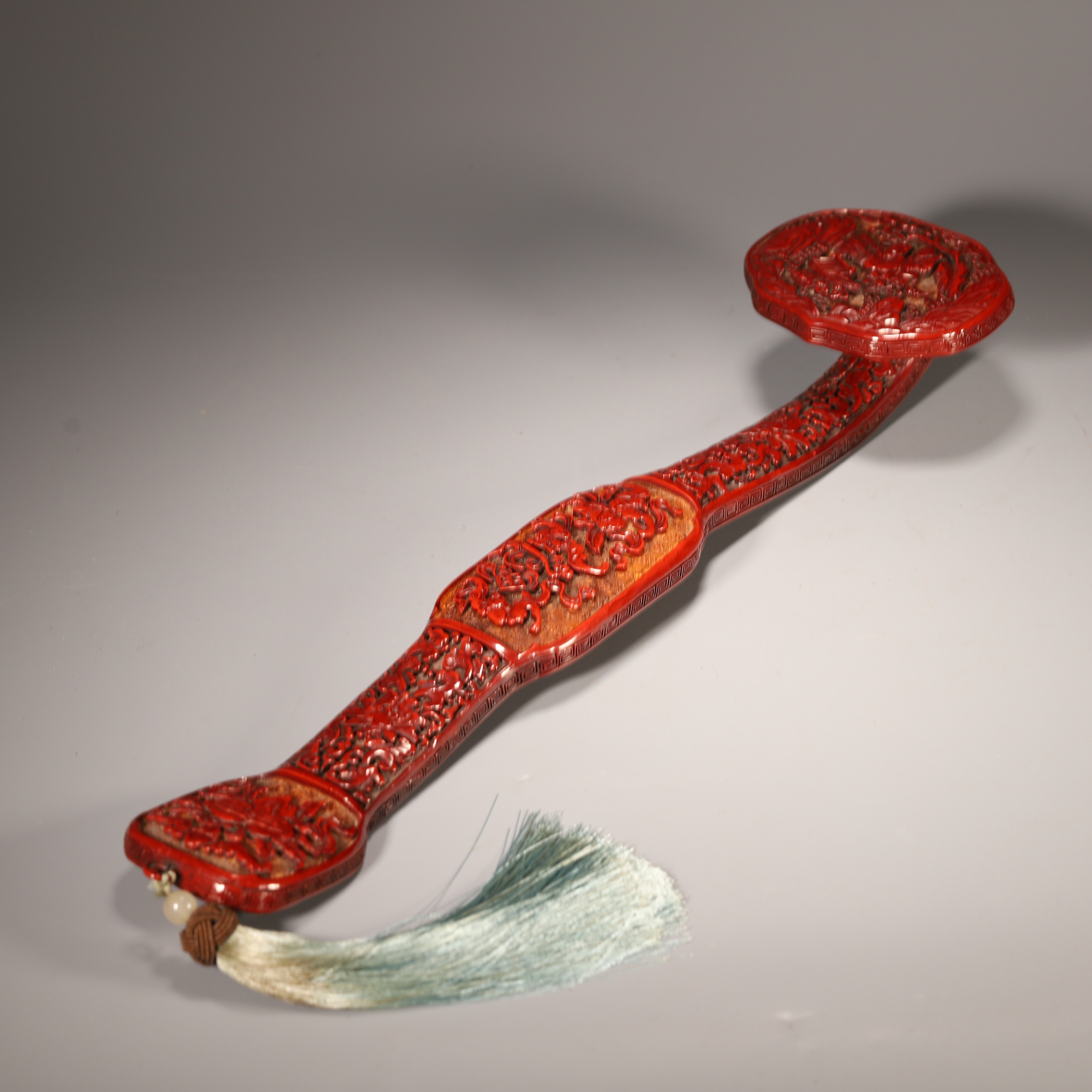 Lot32清代 剔红雕漆如意