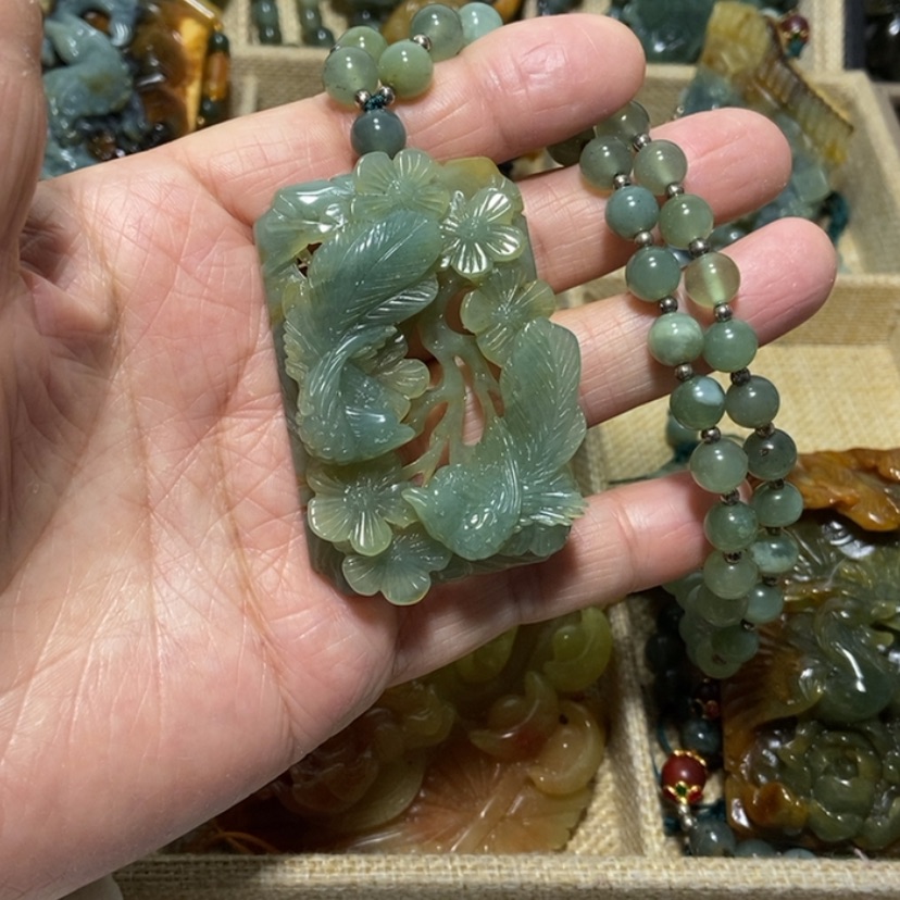 【闪购商品】蛇纹石玉颈饰未镶嵌