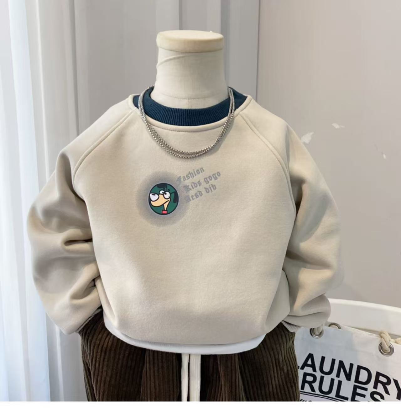 秋款米色卡通logo圆领长袖卫衣儿童男宝百搭卫衣宽松印花