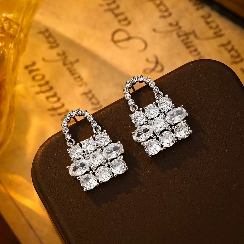 铜合金锆石耳饰 时尚百搭精致甜美锆石包包耳钉小众设计感耳饰