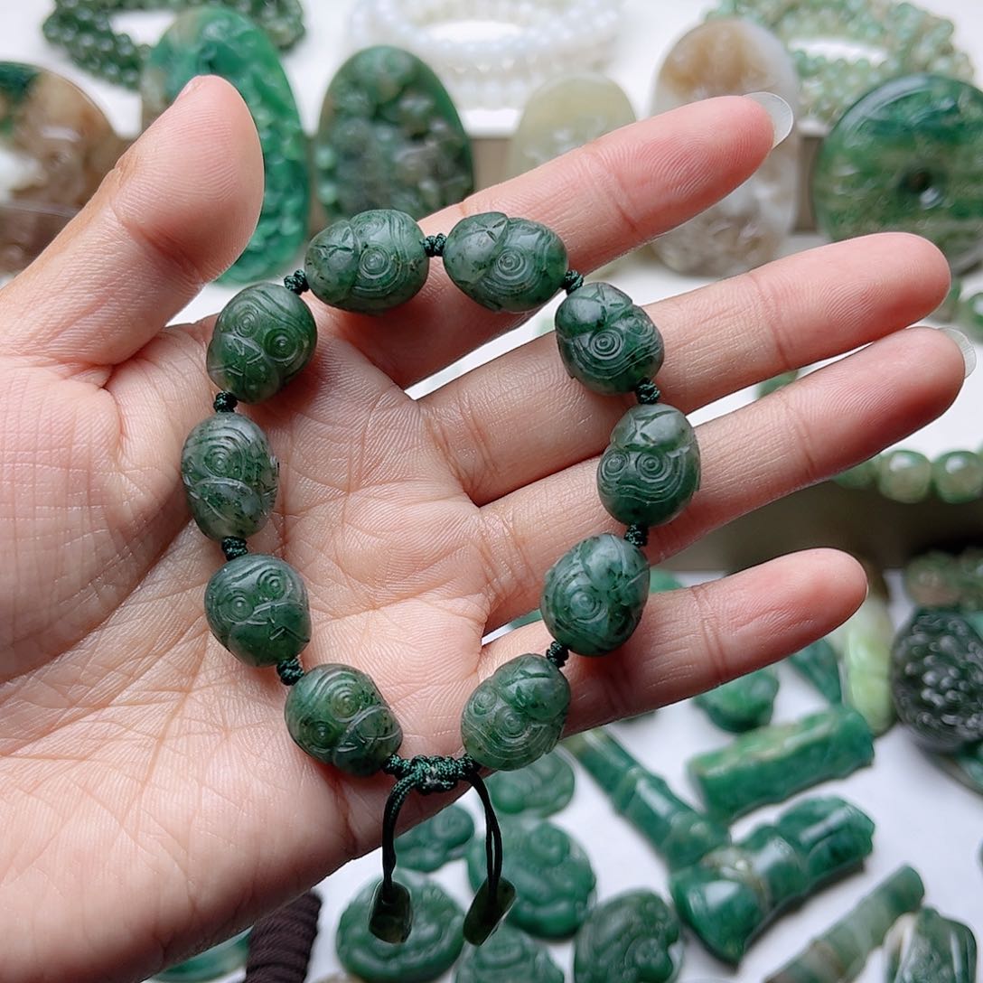 独山玉手串未镶嵌知**一