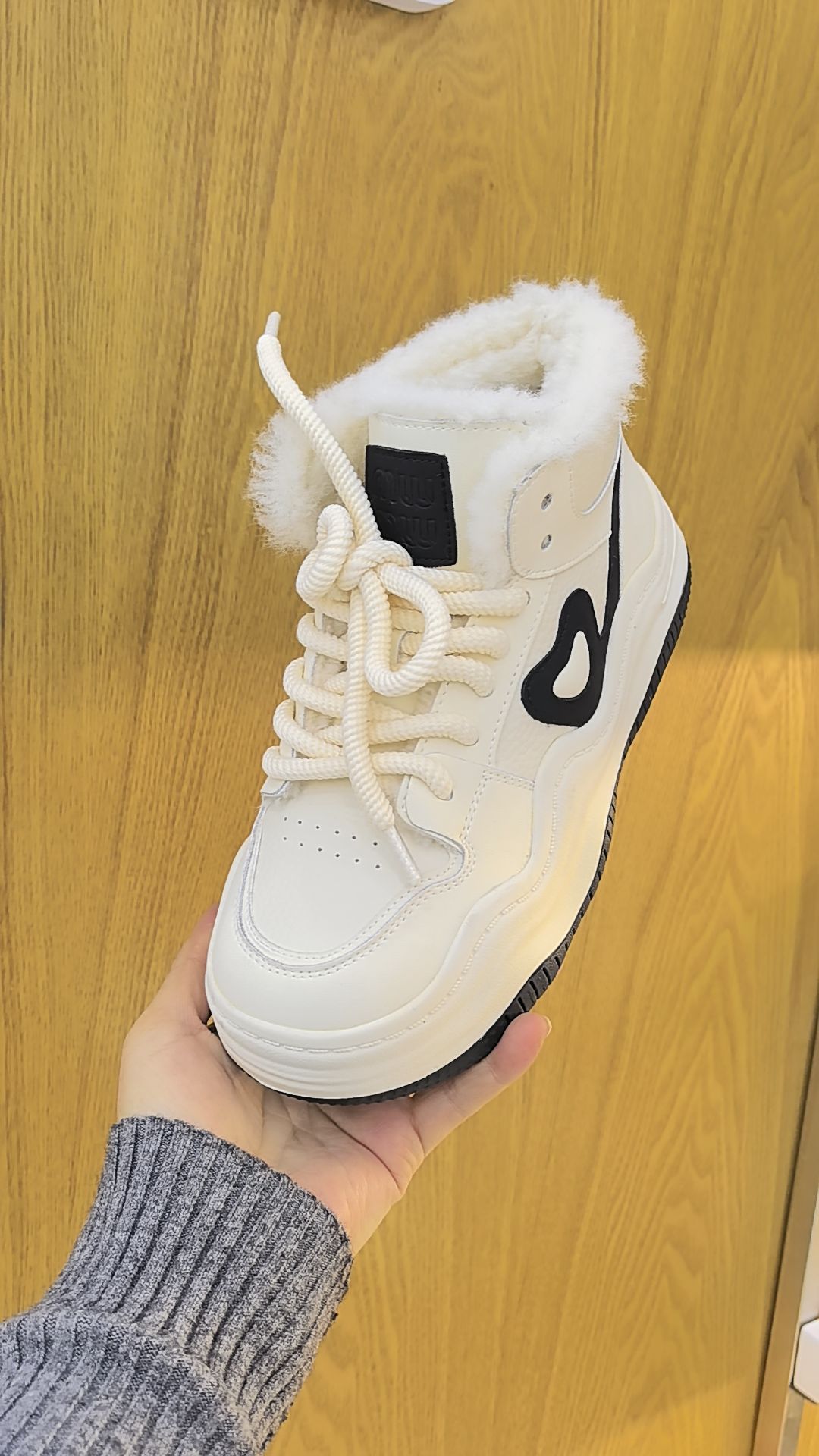 19387-6厚底真皮加绒时尚百搭板鞋女