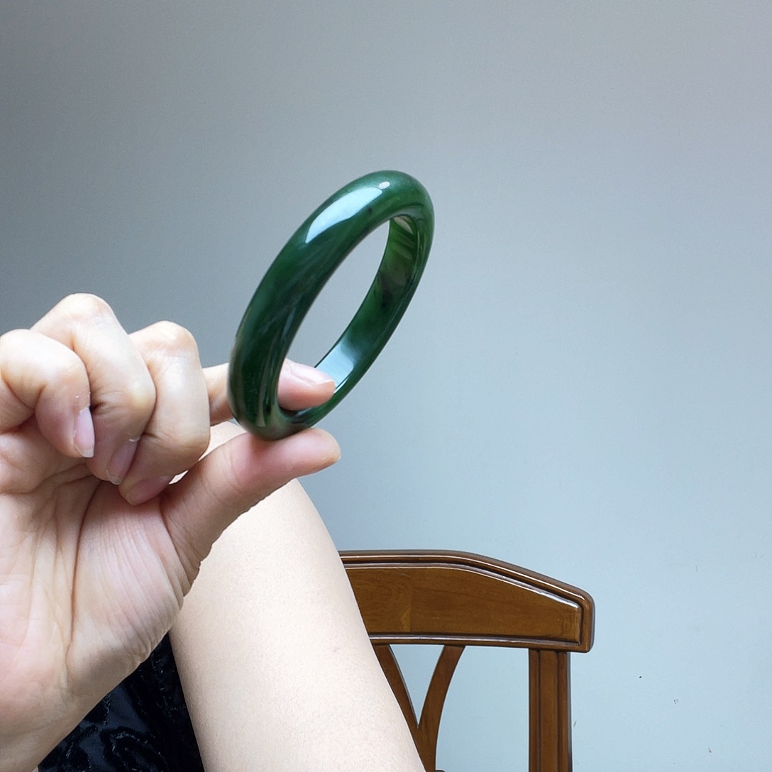 和田玉手镯未镶嵌淡*