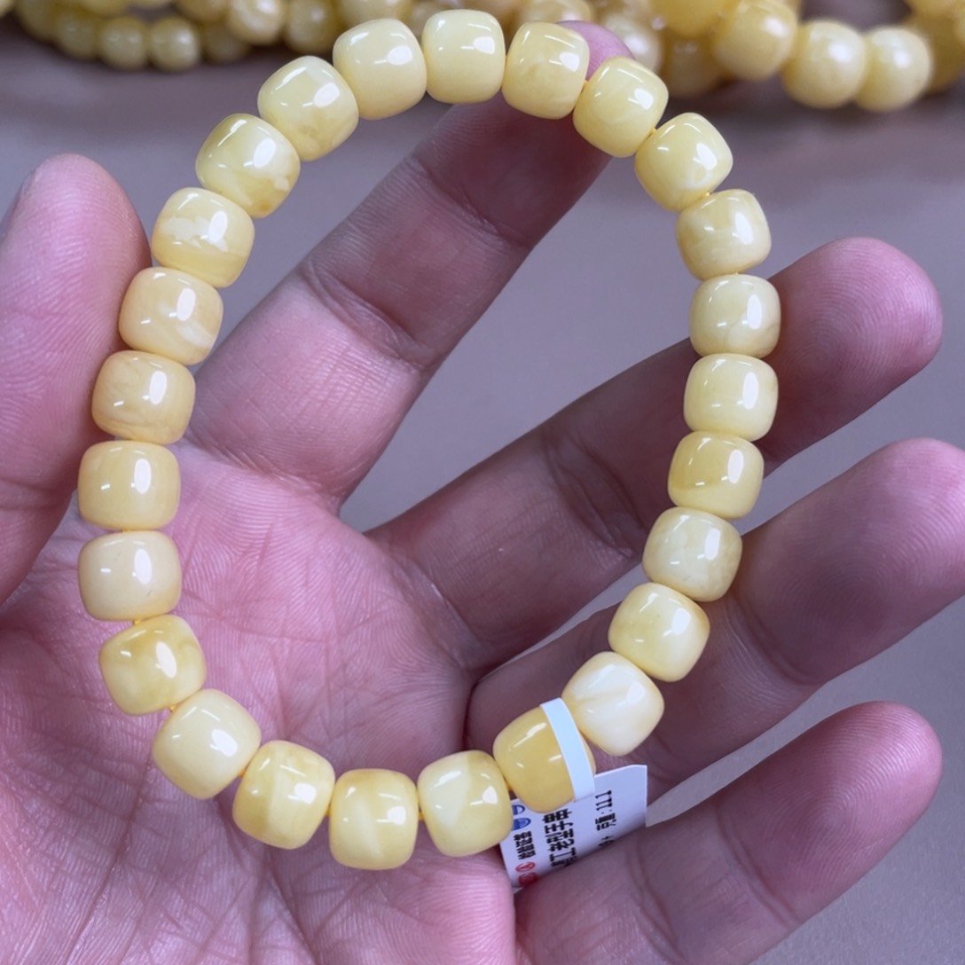 琥珀裸石未镶嵌010000000000