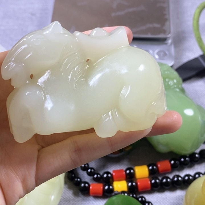 和田玉颈饰未镶嵌