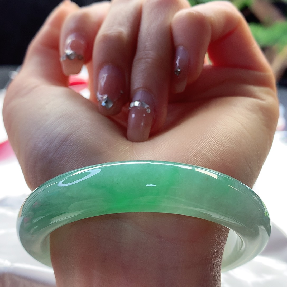 翡翠手镯未镶嵌天然翡翠56-57满果阳绿满色冰胶底