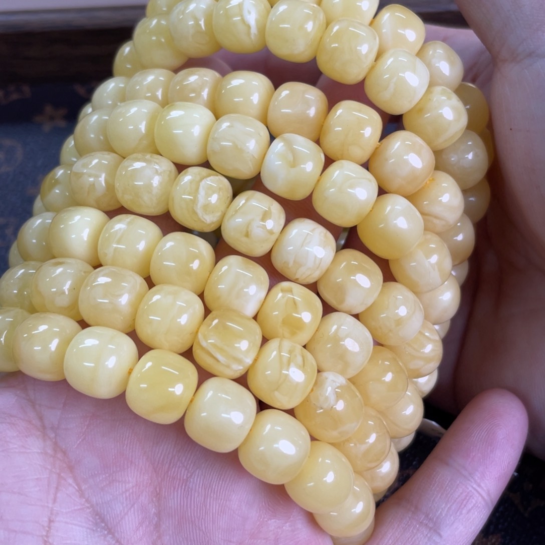 蜜蜡裸石未镶嵌124多样性发其一