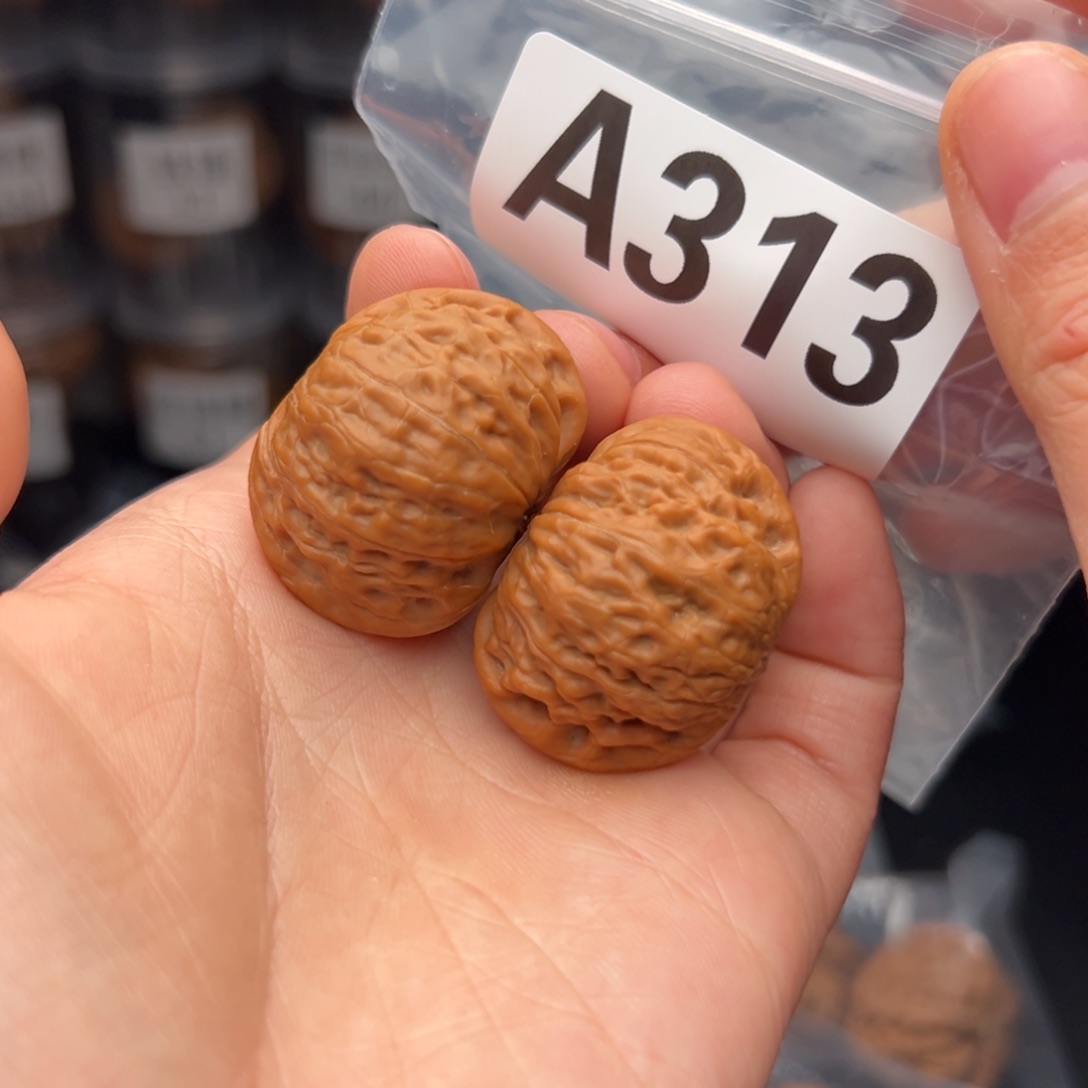 文玩核桃吊坠铁锤34