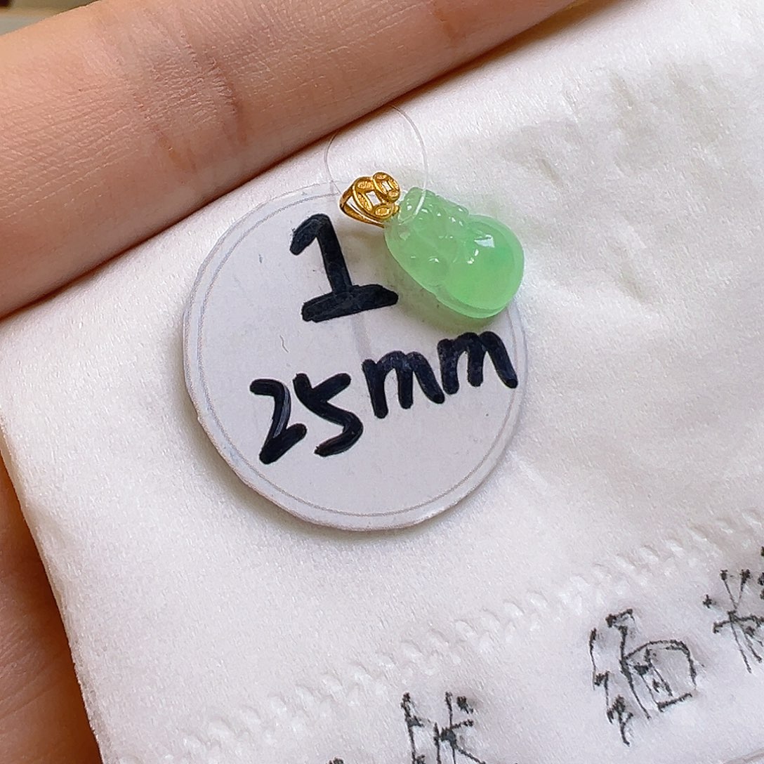 翡翠颈饰18K金镶嵌翡翠