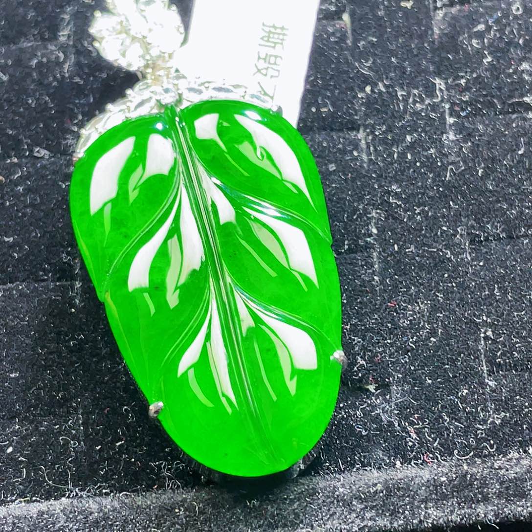 翡翠颈饰未镶嵌70，