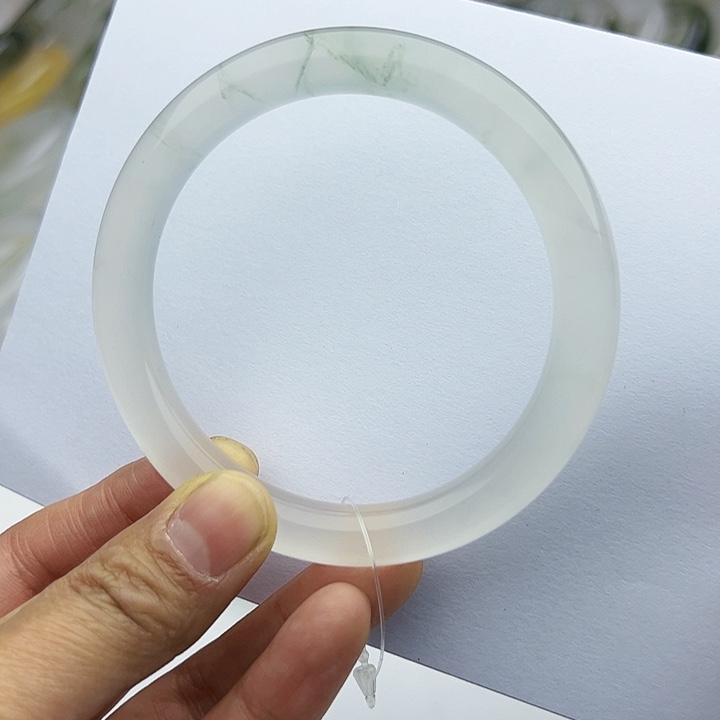 【闪购商品】石英质玉手镯未镶嵌