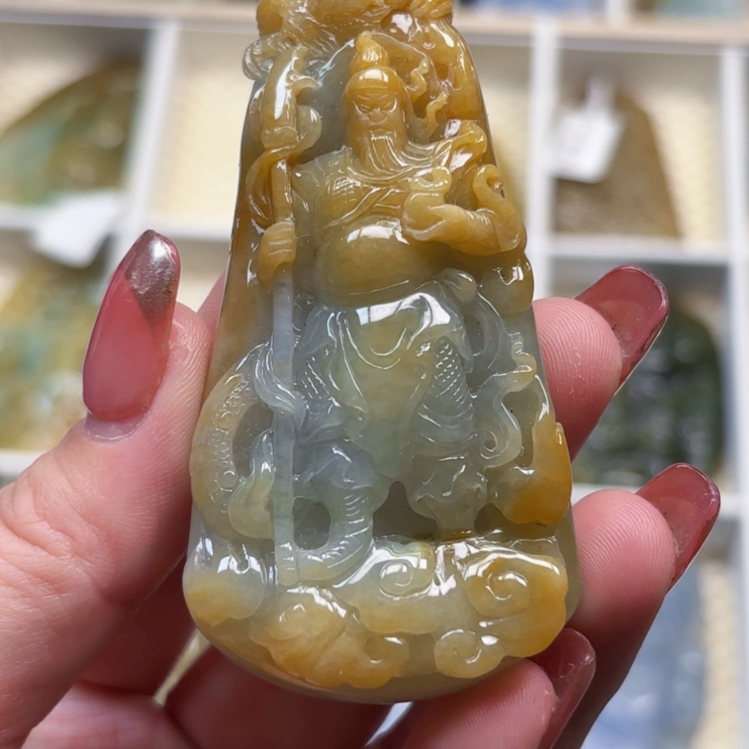翡翠未镶嵌颈饰关公