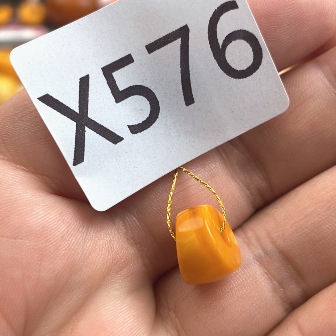 未镶嵌琥珀珠宝奇石