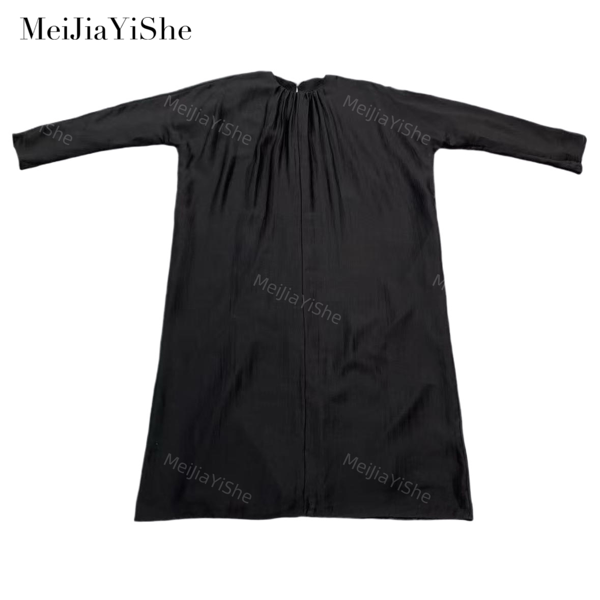 梅家2025新款原创轻奢圆领纯色连衣裙