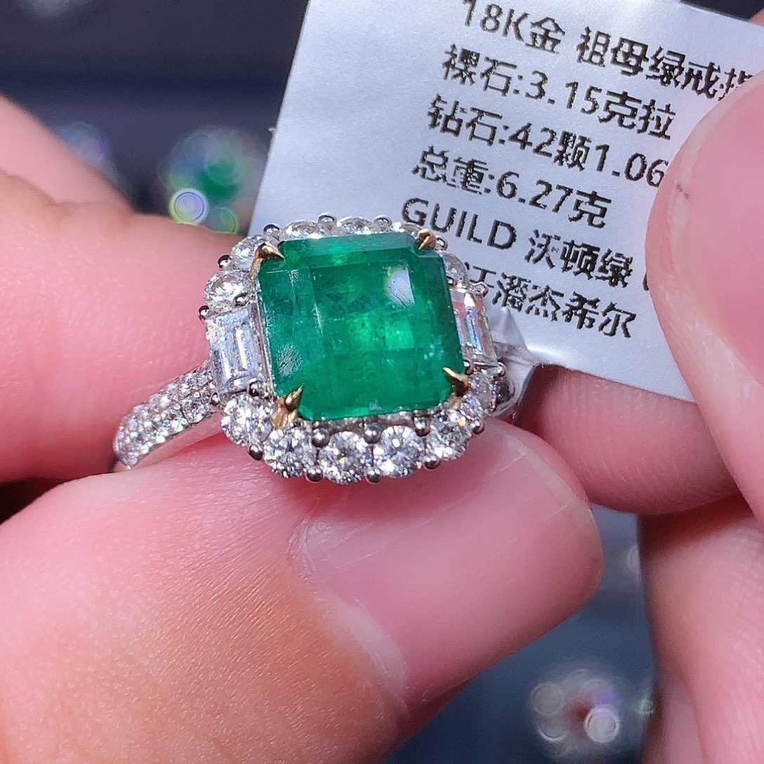 戒指祖母绿18K金镶嵌