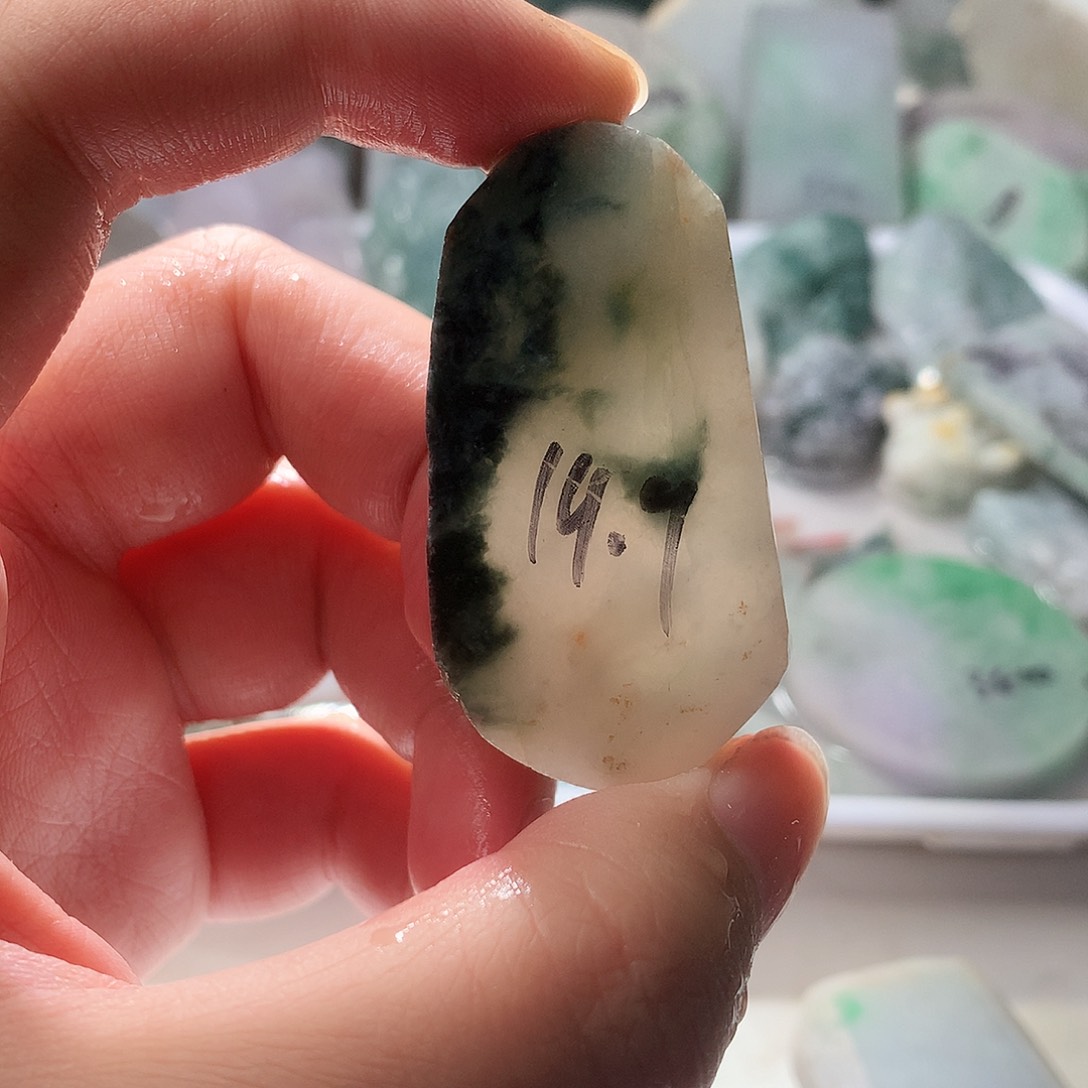 翡翠裸石翡翠原石片料