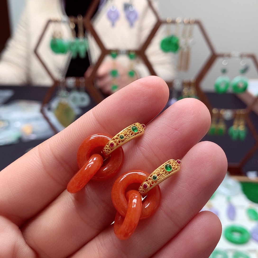 翡翠耳饰未镶嵌天然翡翠