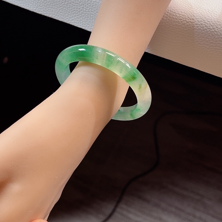 石英质玉手镯未镶嵌高*子