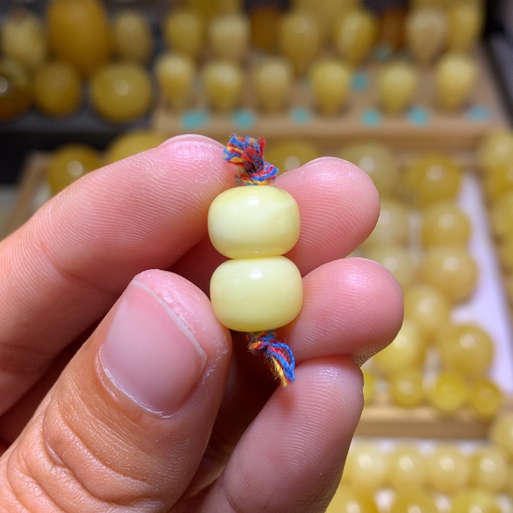 蜜蜡裸石未镶嵌一****?天然俄料浓白蜡老型10