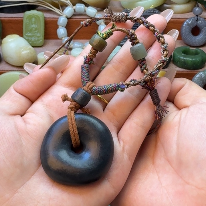 碩***O和田玉未镶嵌颈饰