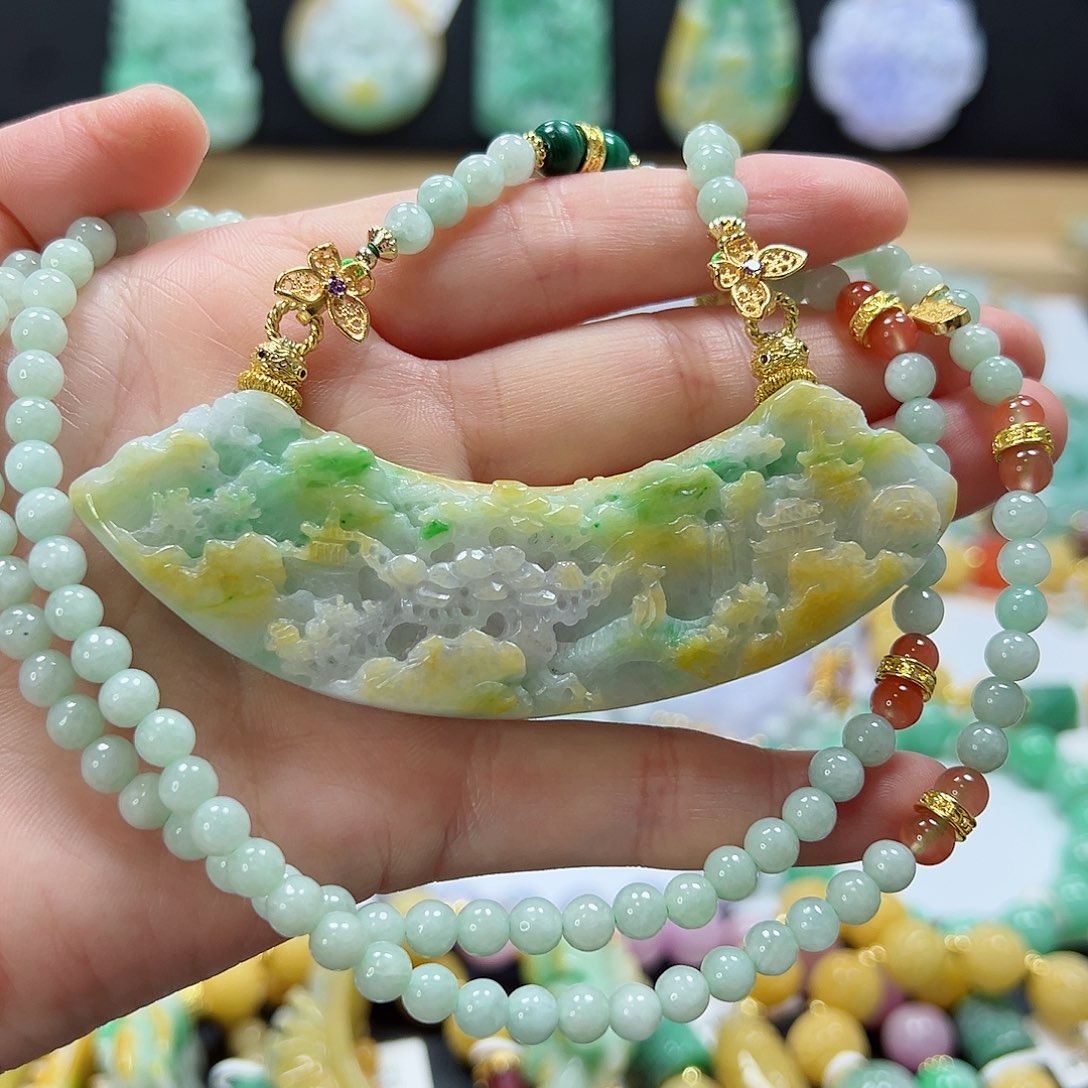 颈饰未镶嵌翡翠吊坠