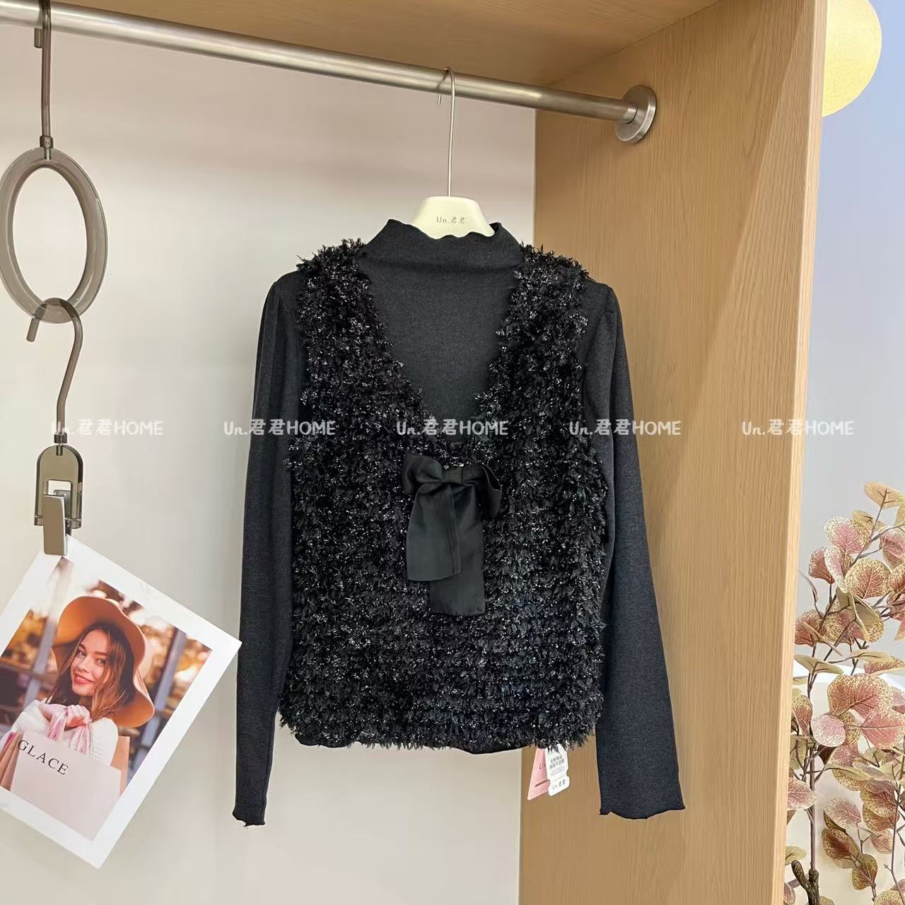 君君家【两件套】韩系温柔蝴蝶结胸针两件套立领打底+流苏背心 9515