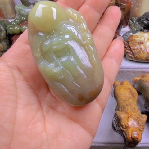 透闪石质玉把件未镶嵌溪*