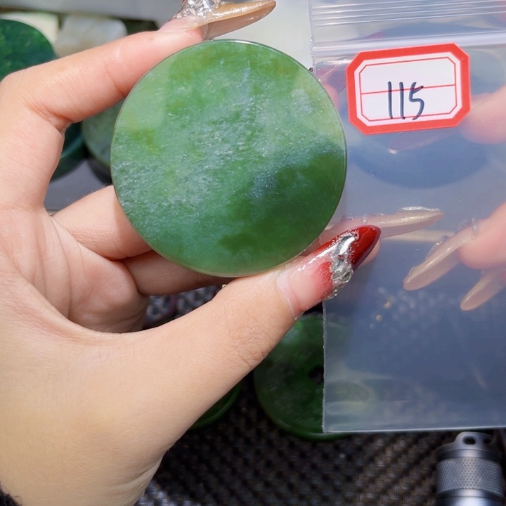 和田玉和田玉边角料随机发未镶嵌