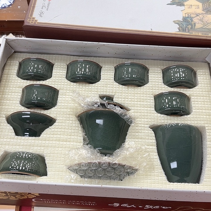 孤品茶具套装等。            