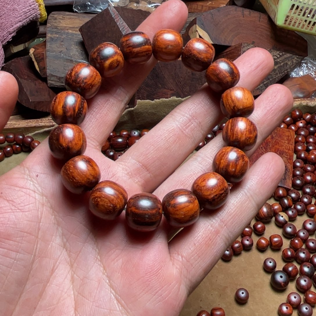 爱***糖檀香紫檀（小叶紫檀）