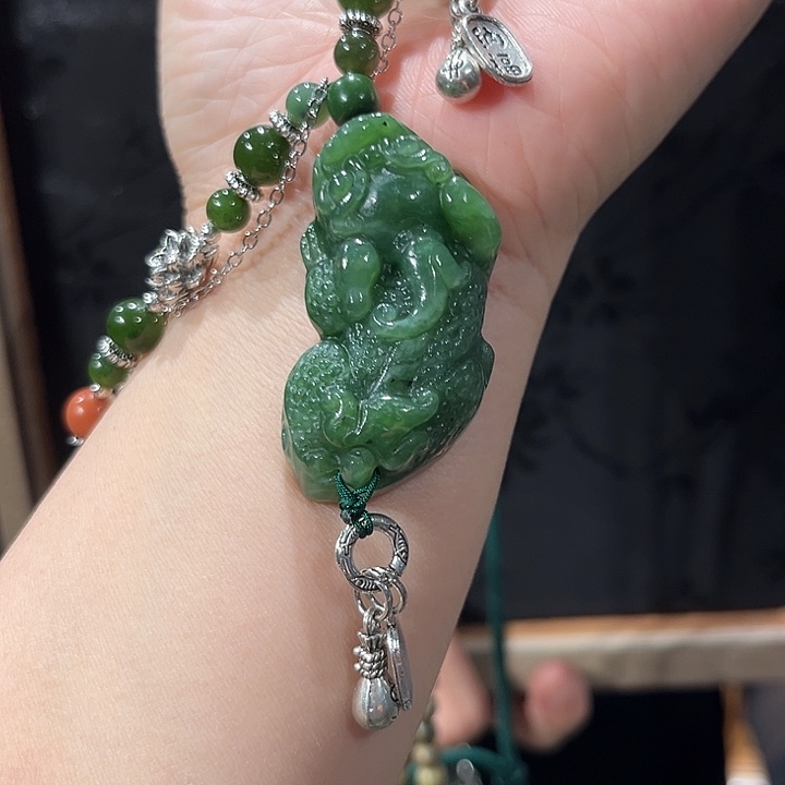 颈饰未镶嵌和田玉