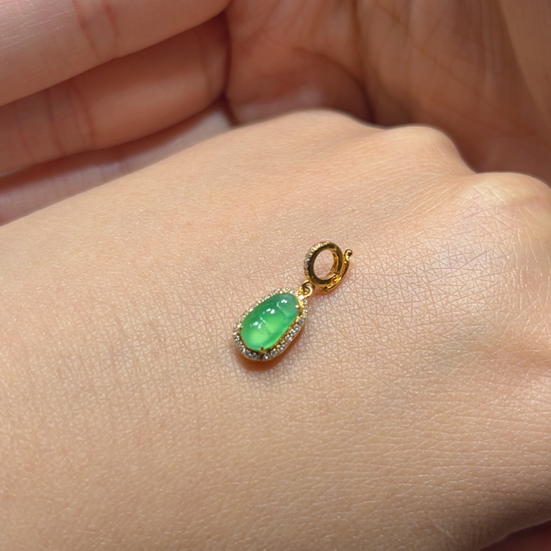 翡翠颈饰18K金镶嵌磊*吊坠