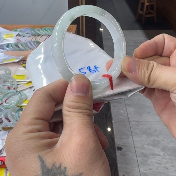 翡翠手镯未镶嵌纯天然缅甸翡翠A货买断