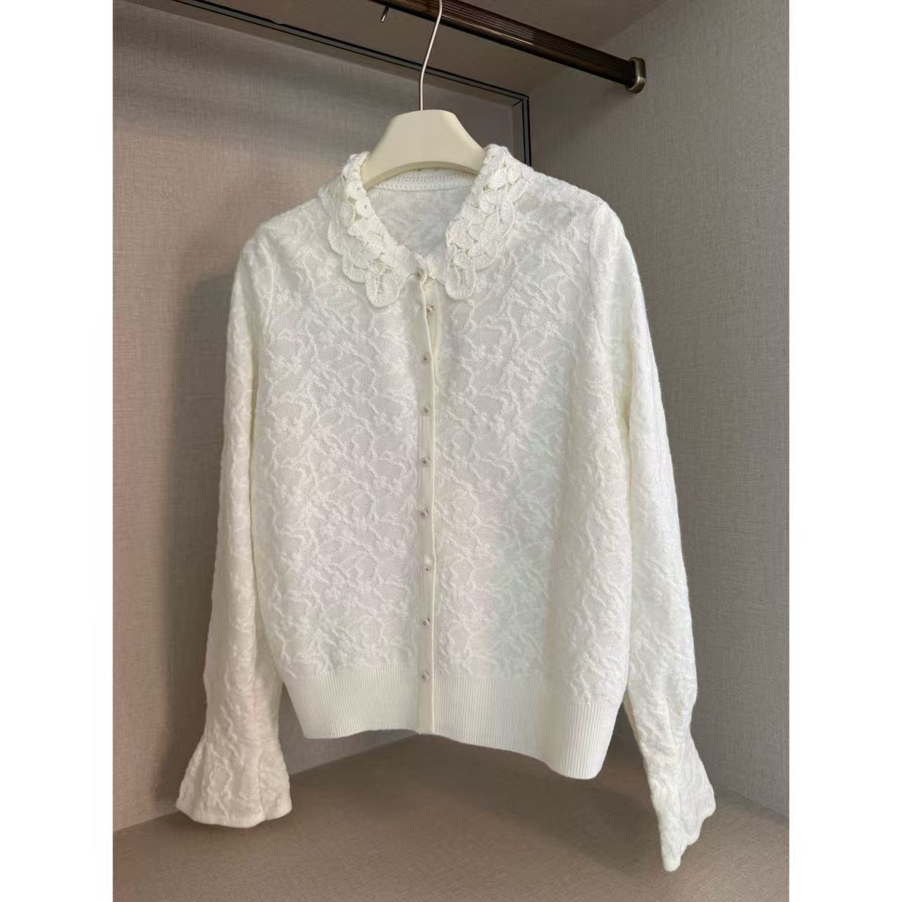 方方私服 针织女钩花常规款毛针织衫毛衣开衫女装镂空上衣25301