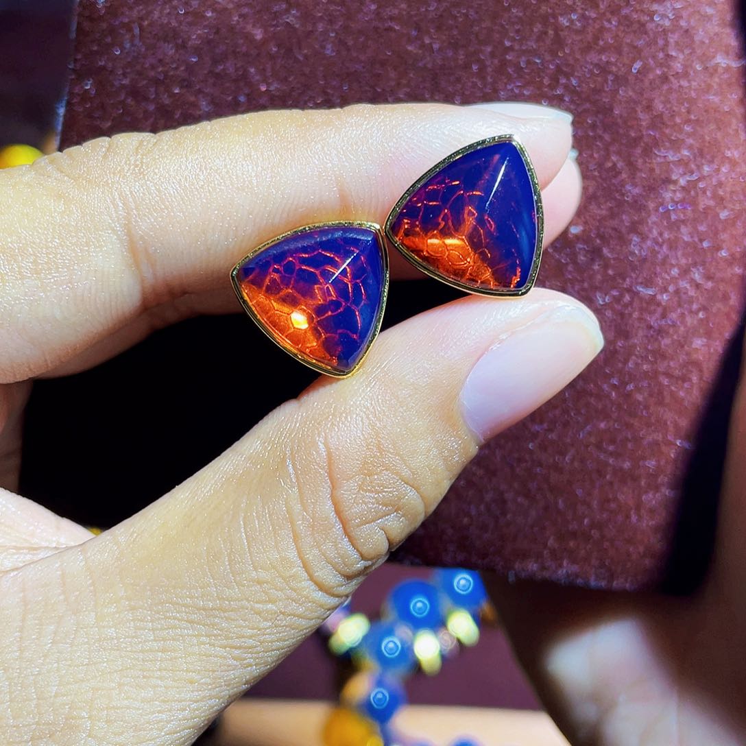 蓝珀裸石未镶嵌祖*仪红蓝耳钉