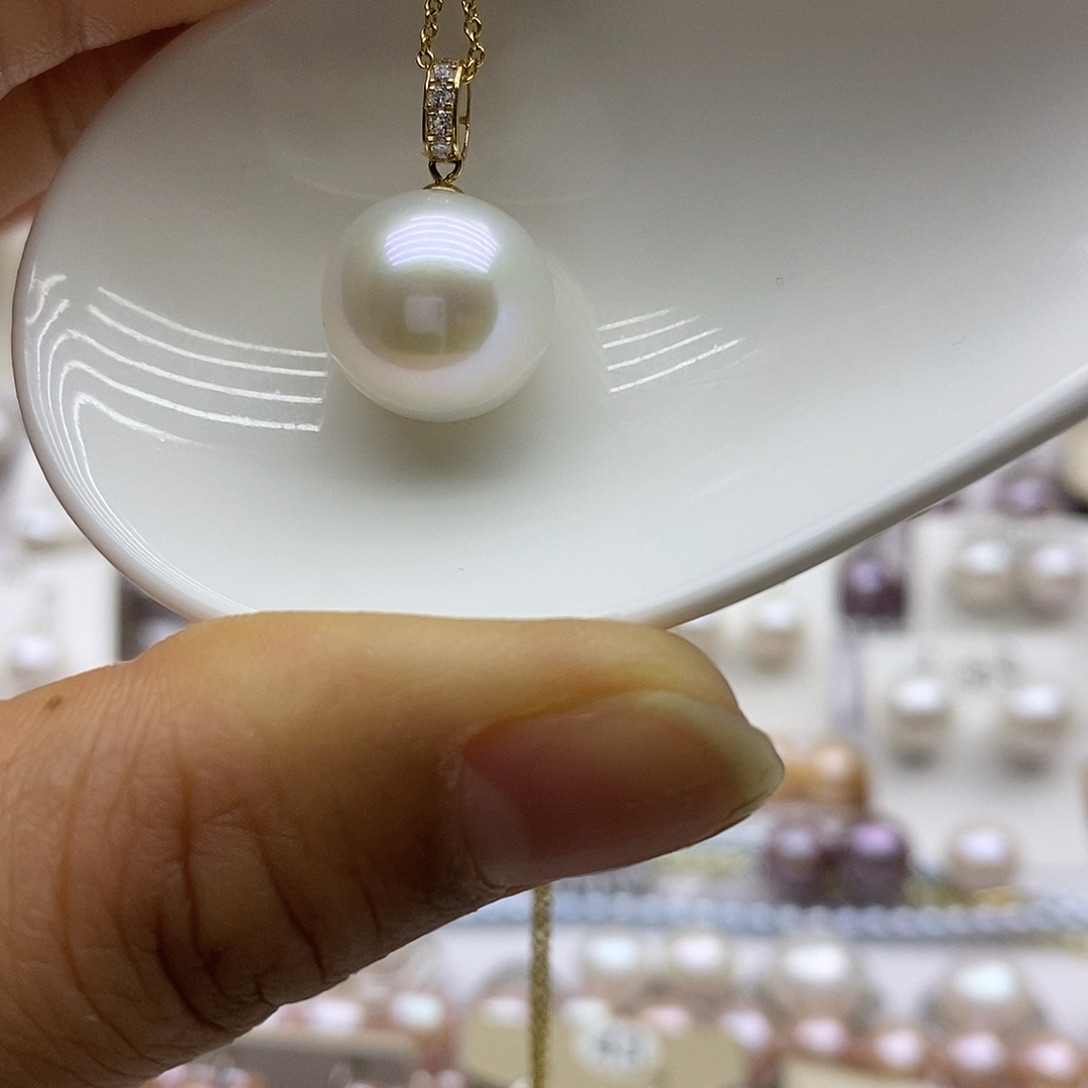 淡水珍珠吊坠(赠链)18K金镶嵌