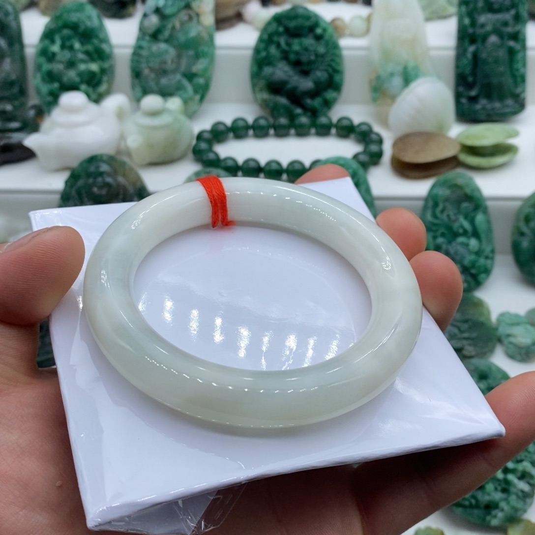 独山玉手镯未镶嵌