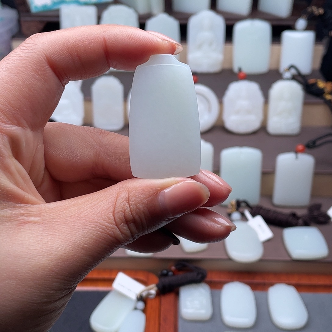 和田玉未镶嵌颈饰