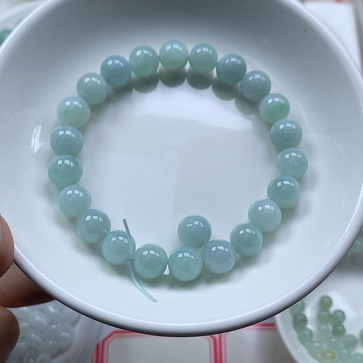 翡翠未镶嵌手链没有