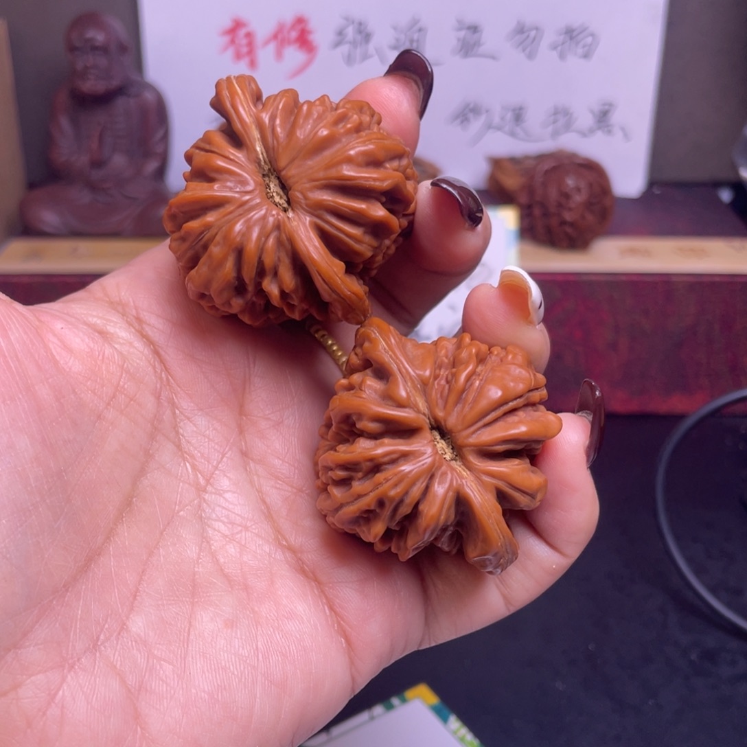 杨***吊坠桃核四座楼福利