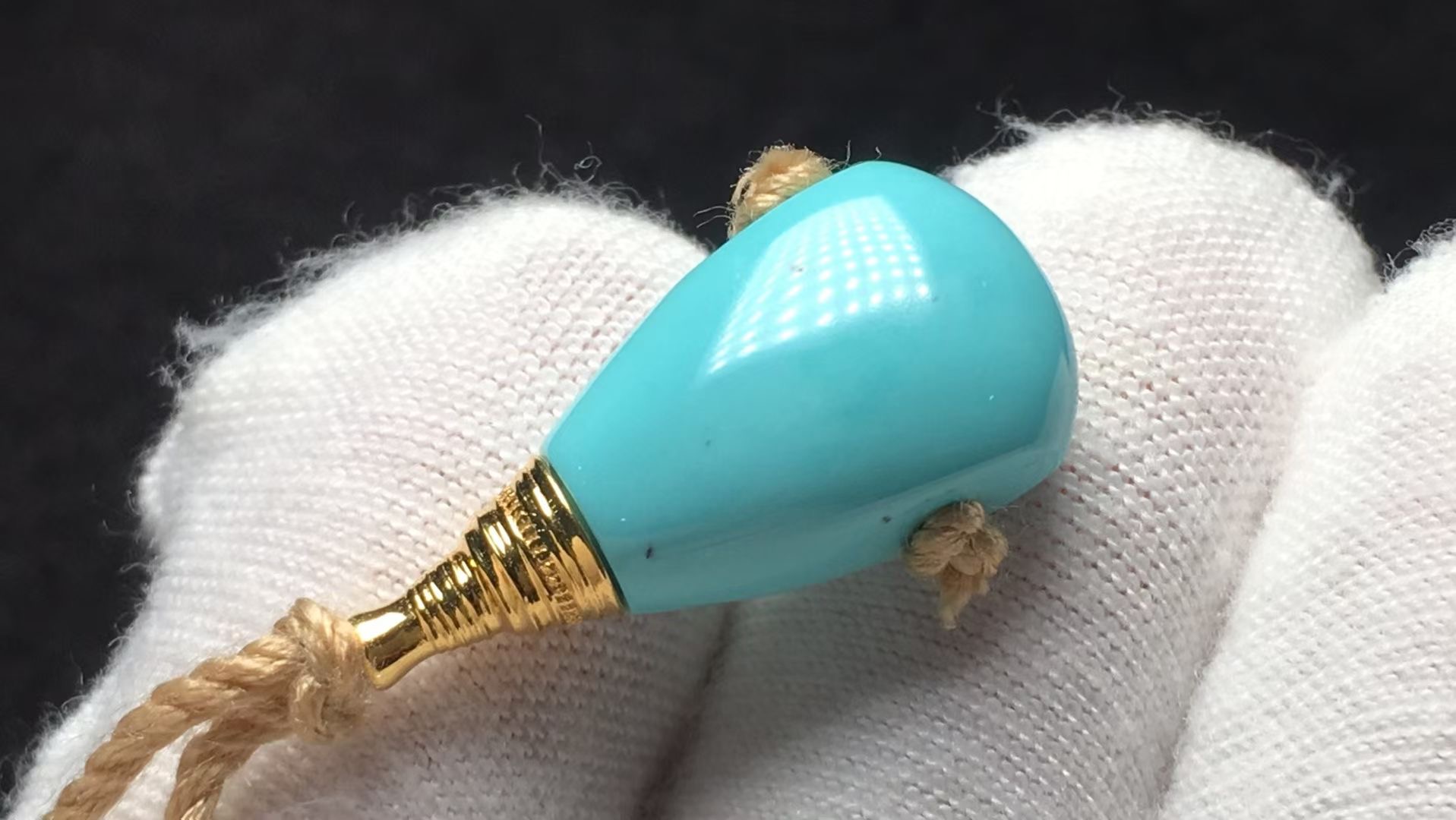瓷釉级果冻绿蓝精品绿松石金塔三通，整体干净，无水油，搭配18k金塔