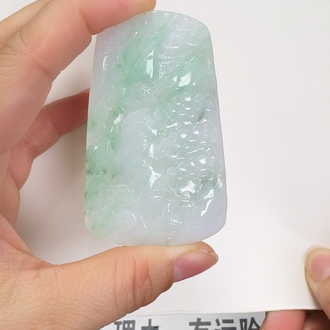 翡翠颈饰未镶嵌山水牌