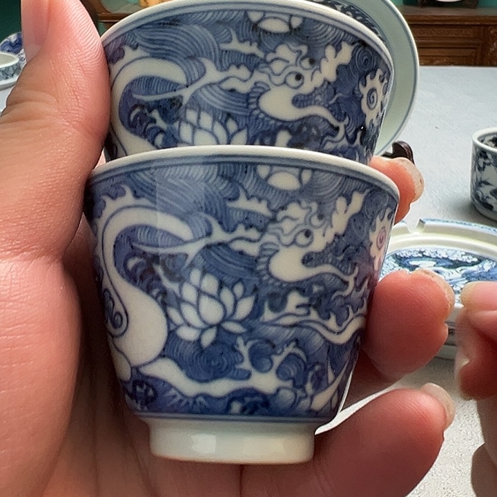 锦***7明续幽蓝，2只海水龙纹暗刻杯