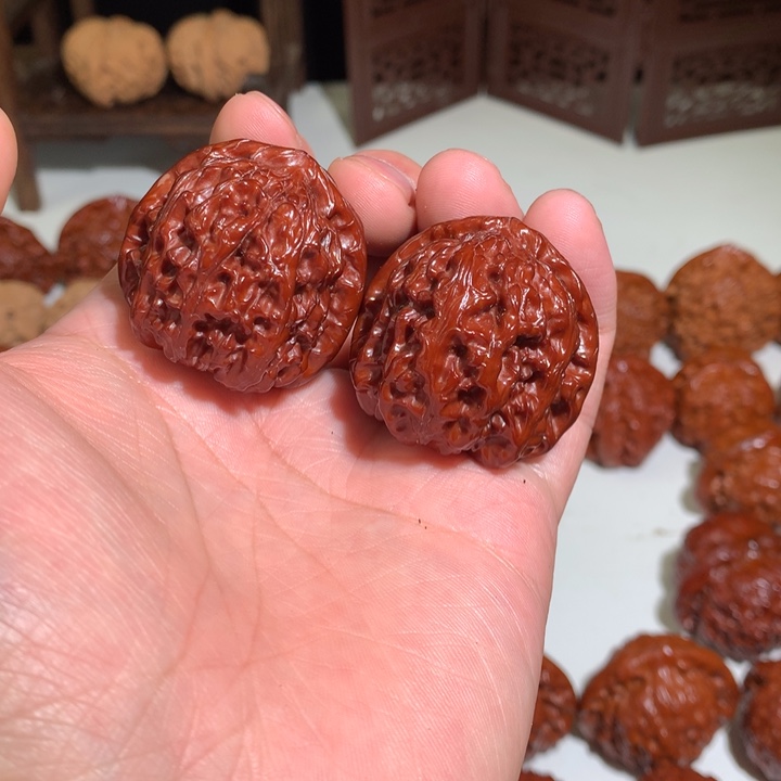 文玩核桃把件大*哥白狮子9.37