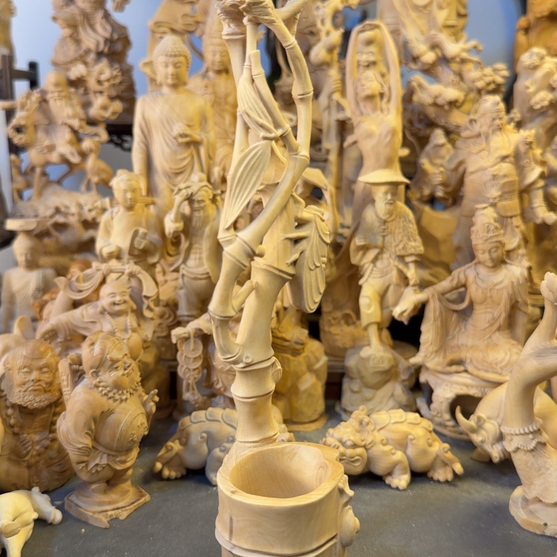 名***堂黄杨木小叶黄杨木知了笔筒一个有瑕