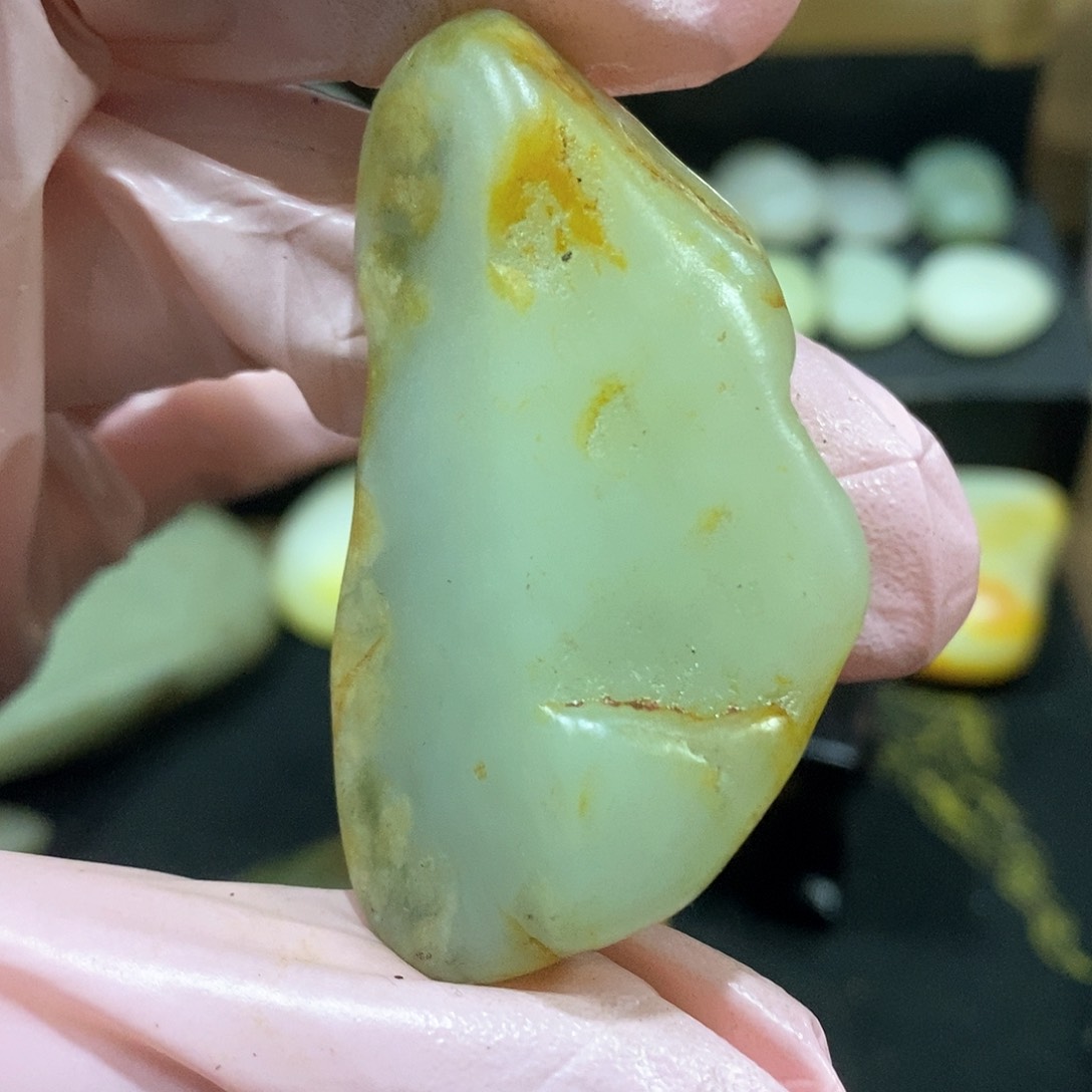 未镶嵌和田玉（糖玉）挂件