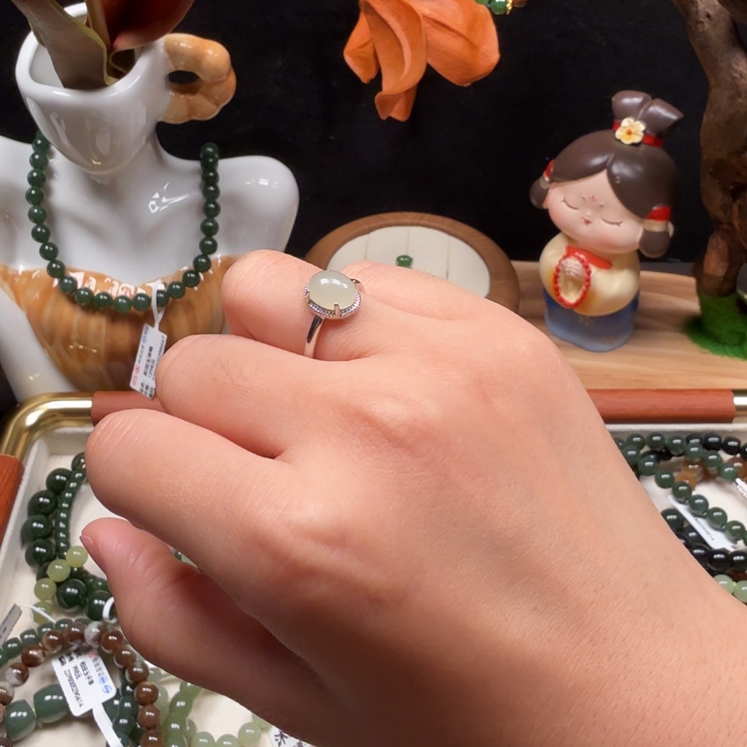 和田玉未镶嵌戒指