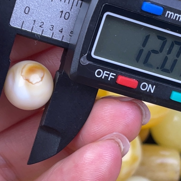 蜜蜡未镶嵌裸石260微瑕